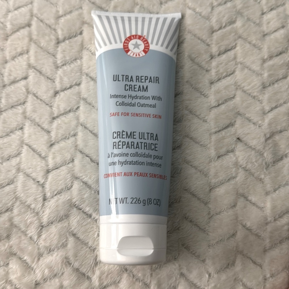 First Aid Beauty  ultra repair cream